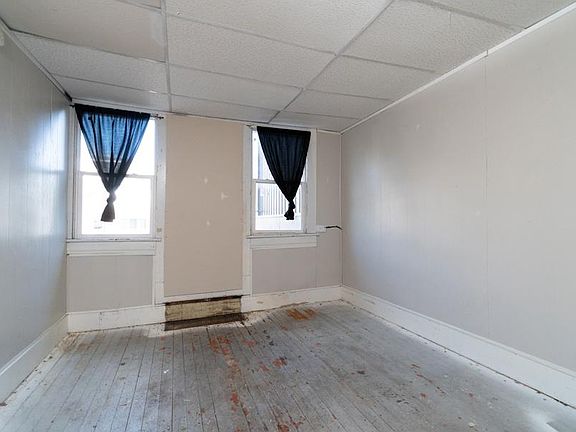3rd image of 2022 1/2 College St