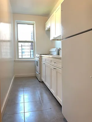 Rented by Zjama Realty Corp | media 7