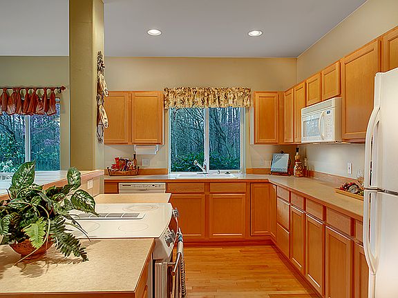 5th image of 4421 S 221st St