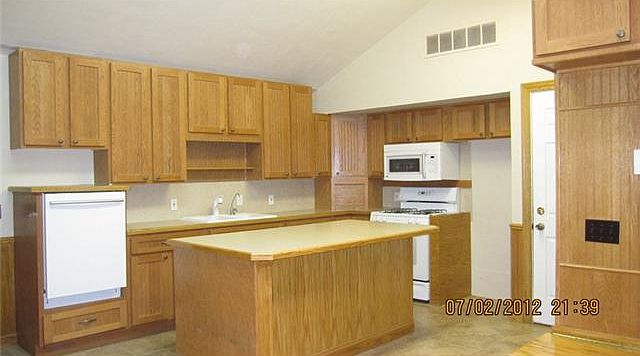 2nd image of 28843 Hufford Rd