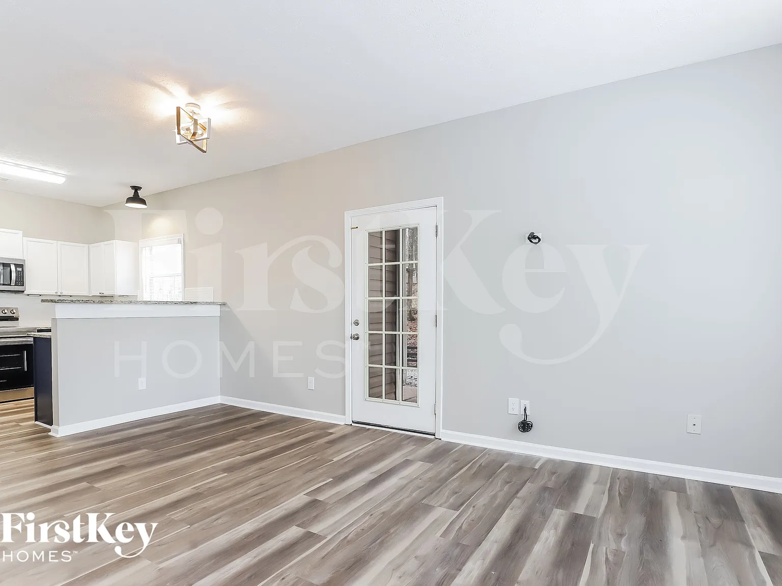 3 bed, 2.0 bath, 1424 sqft, $2,020 — Photo 3