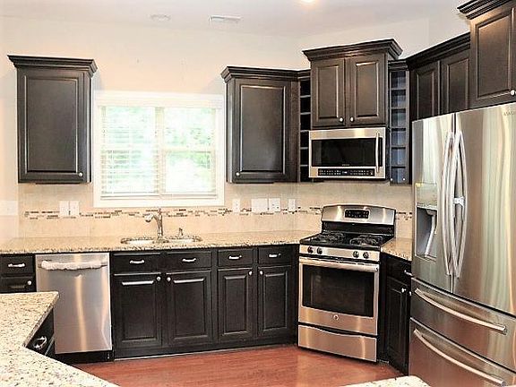 3rd image of 717 Minerva Dale Dr