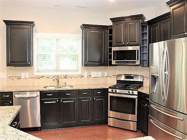 717 Minerva Dale Dr — Photo 3