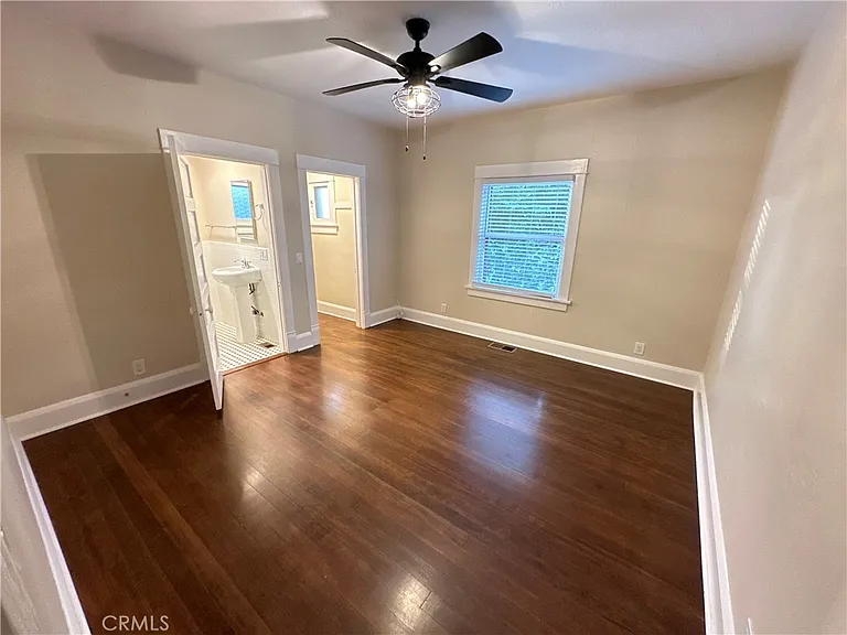 394 S Shaffer St — Photo 46