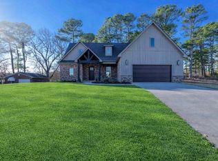 687 Oakview Cir, Killen, AL 35645