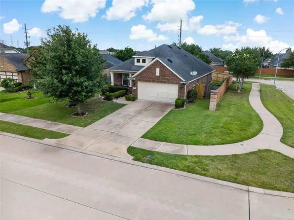 19202 Cannon Hills Ln, Richmond, TX 77407