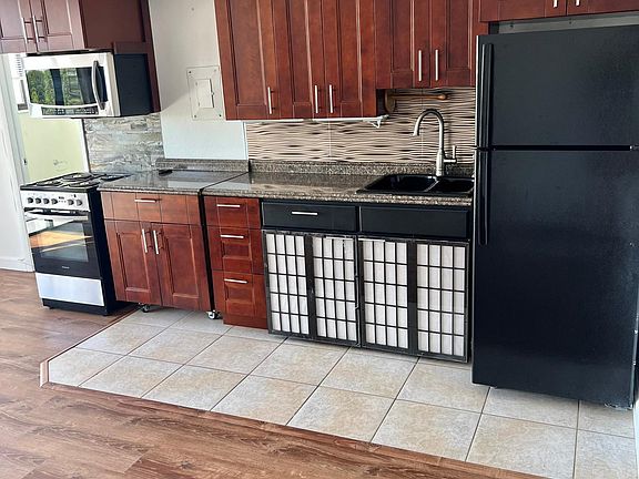 5th image of 2109 Bayshore Blvd Unit 506