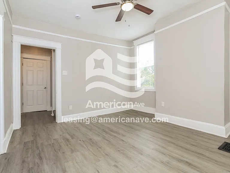 549226_004_wm_-_living_room_13137135.jpg