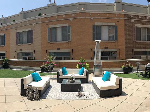 3rd image of 544 N Milwaukee Ave #204