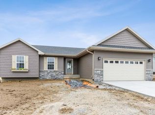 113 Dogwood Ln, Tiffin, IA 52340