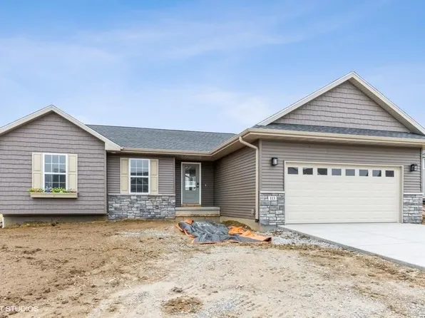 113 Dogwood Ln, Tiffin, IA 52340