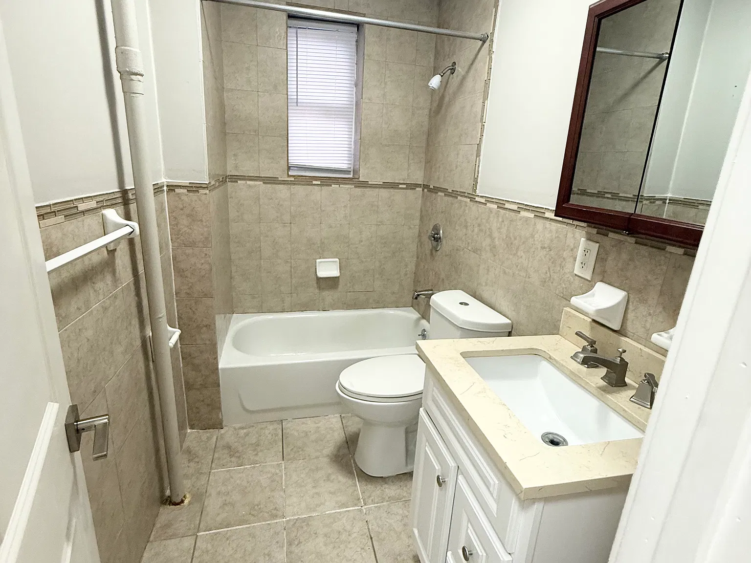 2 bed, $2,195 — Photo 3