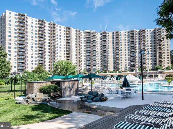 309 Yoakum Pkwy APT 711, Alexandria, VA 22304