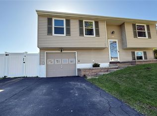 6730 Grissom Ct, Derby, NY 14047