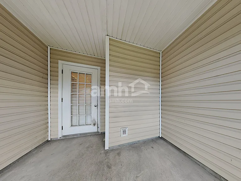 1852 Willesdon Dr W — Photo 19