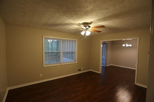 5th image of 444 Kelly Dr