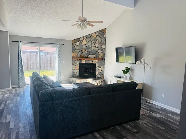 719 Jj Dr — Photo 6
