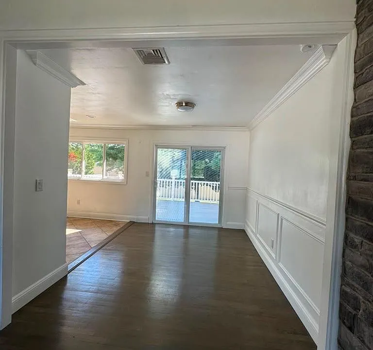 10 Dartmouth Dr