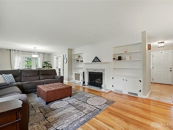 5th image of 5571 Hugh Dr