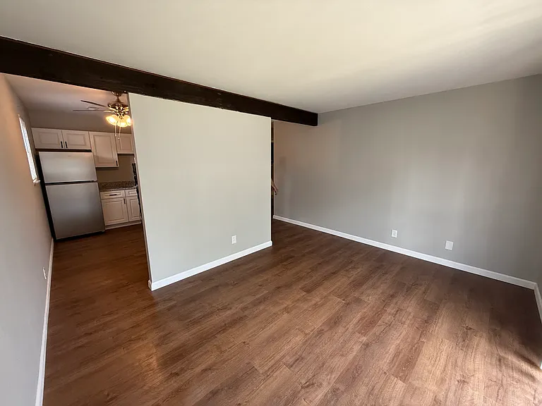 922 W Church St #8 — Photo 3
