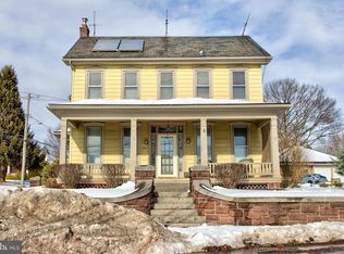 564 W Maple Grove Rd, Denver, PA 17517