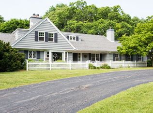 33W672 Mare Barn Ln, Wayne, IL 60184