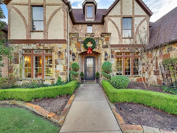 2nd image of 4 Saint James Ct