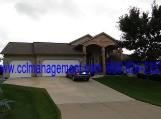 5694 Claredon Dr, Fitchburg, WI 53711