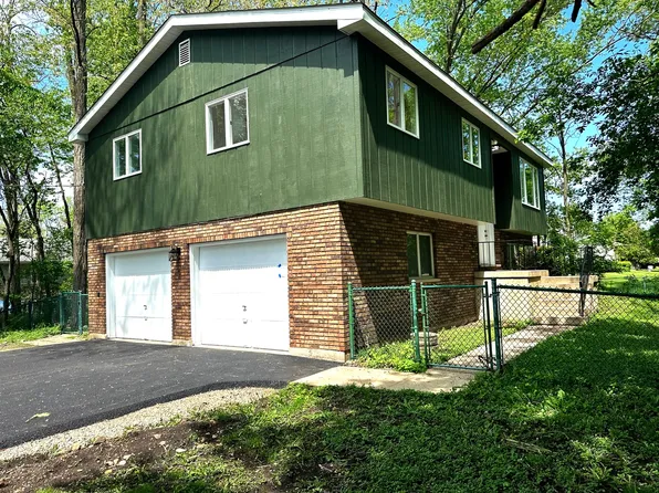1000 Pine St, Fox River Grove, IL 60021