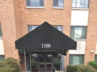 1300 S Arlington Ridge Rd APT 512, Arlington, VA 22202