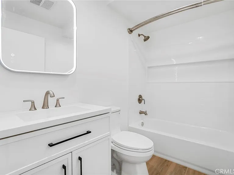 16118 Haynes St — Photo 13