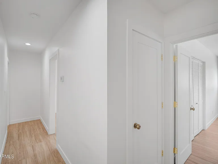 4028 E Edgemont Ave — Photo 33