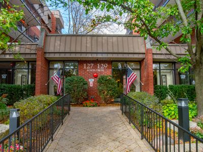 127 Acacia Cir APT 507, Indian Head Park, IL, 60525