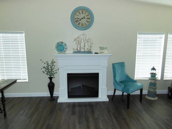 5th image of 1489 Deverly Dr