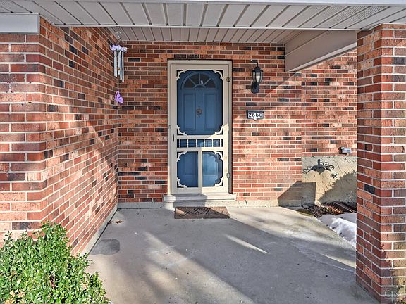 2nd image of 2660 Coshocton Ct