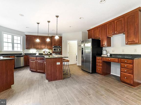 4th image of 5829 Lockmere Pl