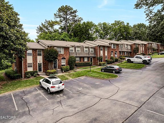 3rd image of 6531 Deane Hill Dr APT 58