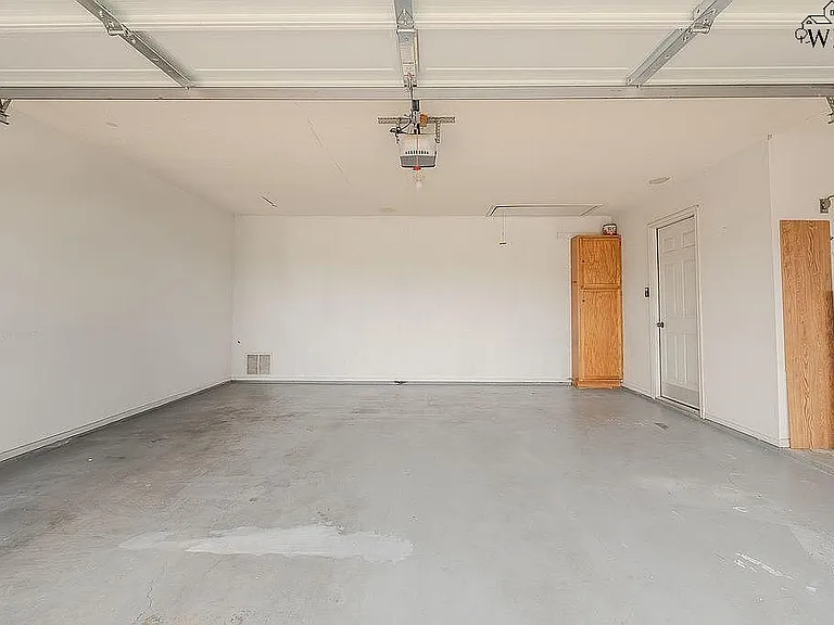 4009 Kingsbury Dr — Photo 26