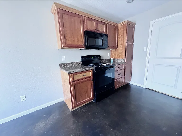 3888 Turfway Dr — Photo 6