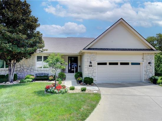 415 NW Ashurst Cir, Lees Summit, MO 64081