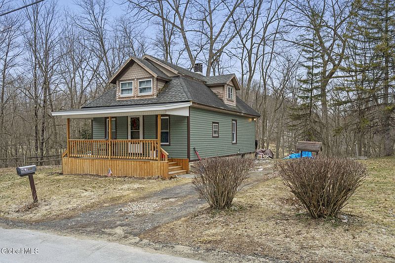4th image of 894 Noonan Road