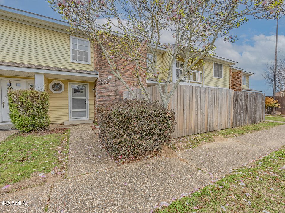 1st image of 200 Lodge Dr APT 305