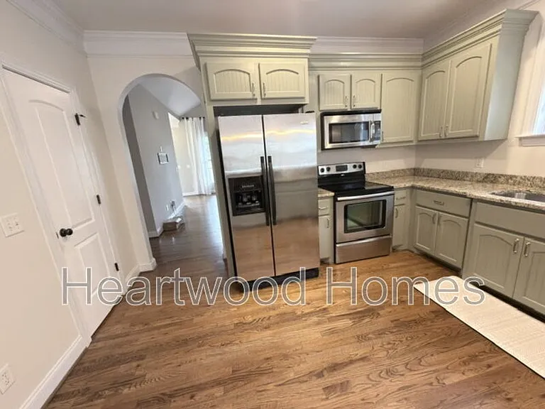 432 Jackson Ave — Photo 11