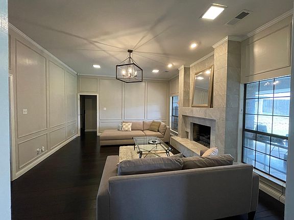 2nd image of 2906 Cambridgeshire Dr