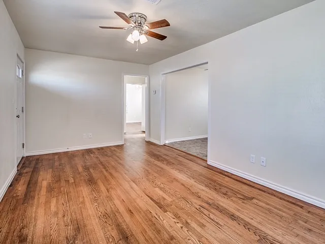 950 Dakota St — Photo 15