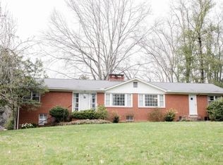 617 S Charles G Seivers Blvd, Clinton, TN 37716