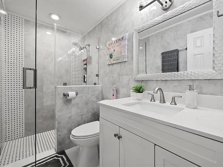 4024 Anthony Ln — Photo 16