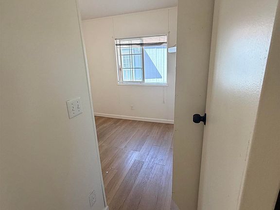 5th image of 2885 Willow Rd Trailer 26
