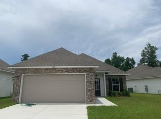 280 Covington Cottage Ln, Covington, LA 70433