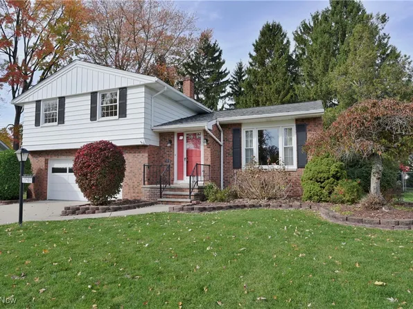 22483 Sandy Ln, Cleveland, OH 44126